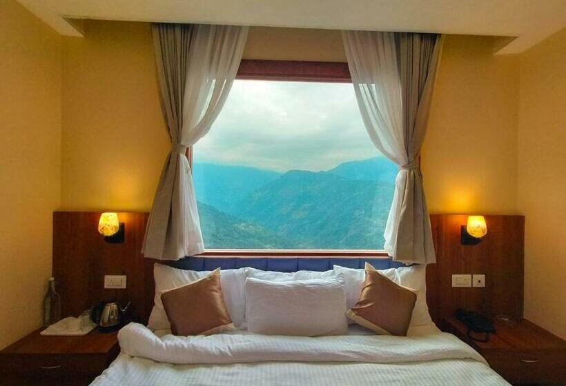 Номер Deluxe, Sila Norphel Pelling