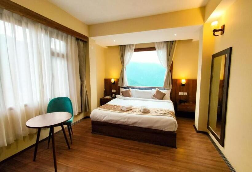 Номер Deluxe, Sila Norphel Pelling