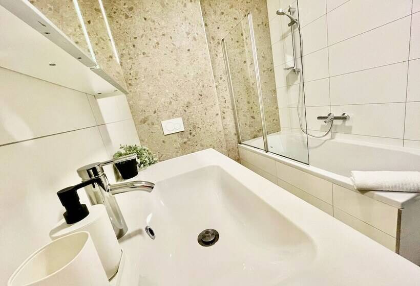 آپارتمان 2 خوابه, Oneluxstay Near Fashion District