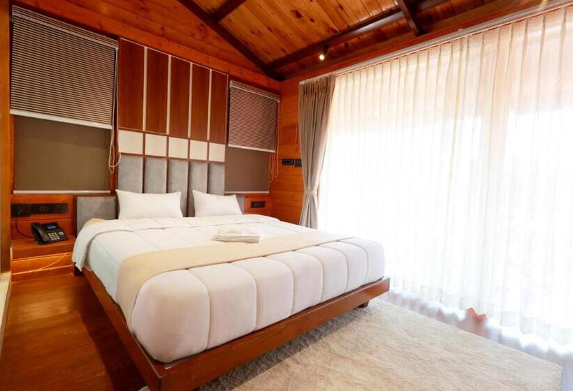 اتاق لوکس, Wooden Ecr Sea Resort