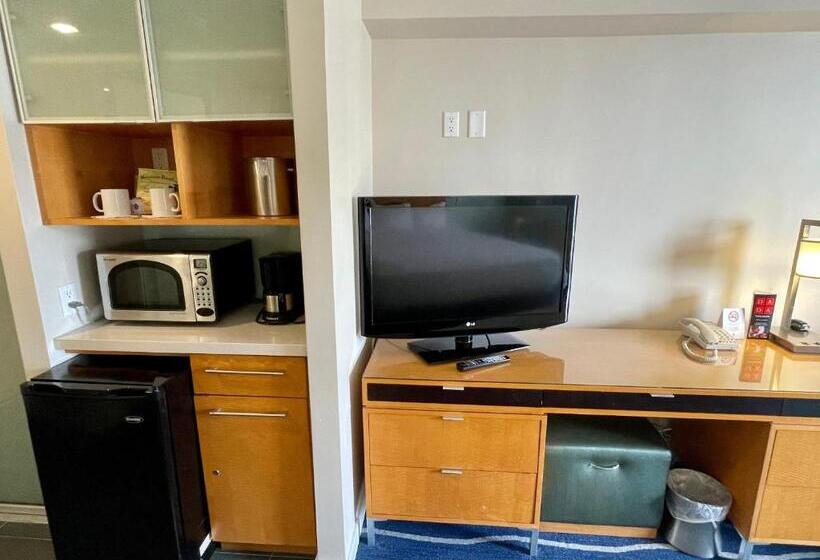 Апартаменты 1 Спальня с Балконом, Ala Moana Hotel 31st Floor