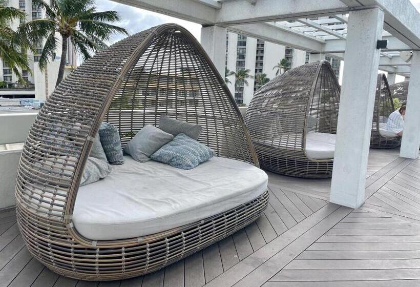 Апартаменты 1 Спальня с Балконом, Ala Moana Hotel 31st Floor