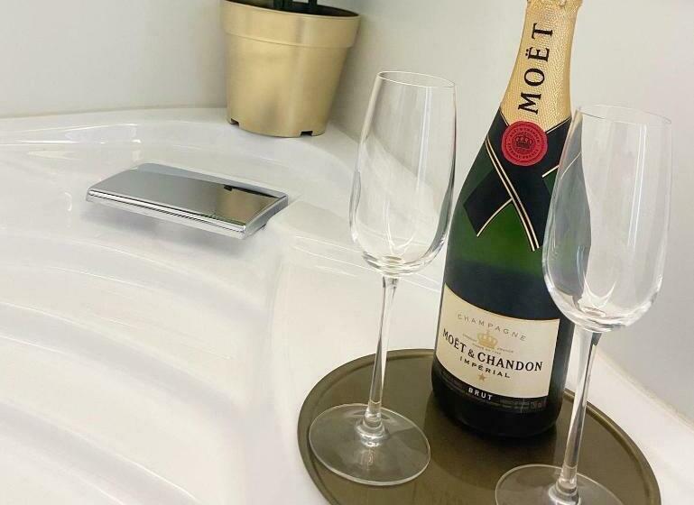 חדר סטנדרט עם ג'קוזי, Gualtieri B&b   Luxurys