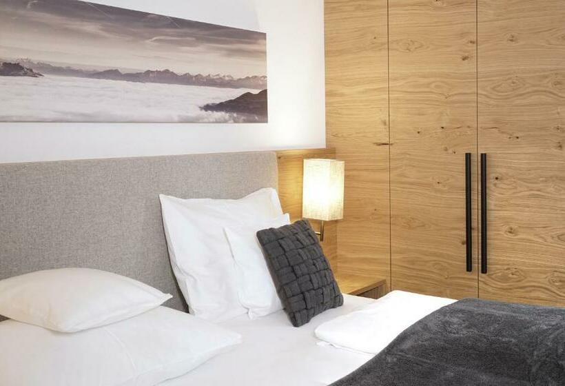 شقة غرفتين, Halbwöhrerhof