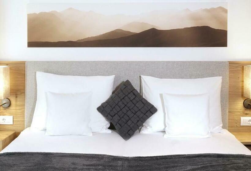 شقة غرفتين, Halbwöhrerhof