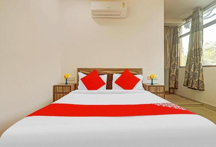 トリプルクラシックルーム, Oyo Flagship 70269  S P Residency