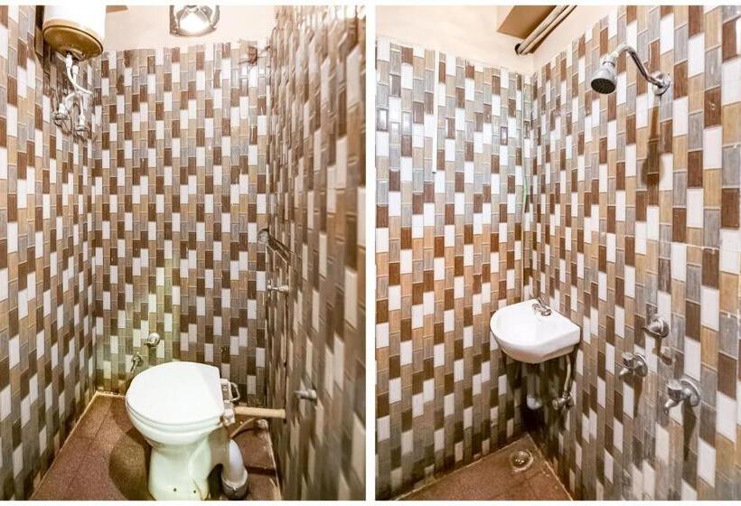 חדר קלאסי לשלושה, Spot On 702676  Shalya