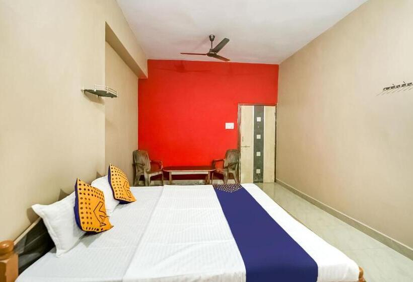 חדר קלאסי לשלושה, Spot On 702676  Shalya