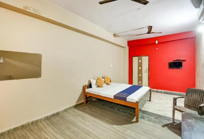 חדר קלאסי לשלושה, Spot On 702676  Shalya