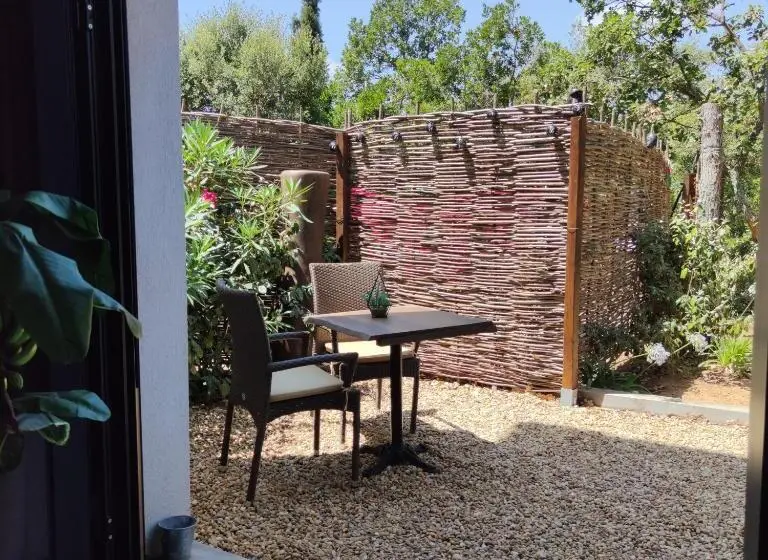 バスタブ付きスタンダードルーム, Le Demeure De Poulpican Chambre La Grotte Jacuzzi Charme Romantique Terrasse Privée 300m Plage Et Re
