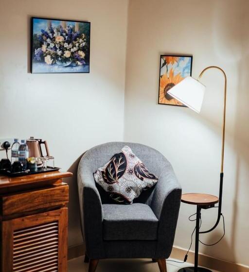 اتاق لوکس با تخت بزرگ, Yushili Hotel Kampala