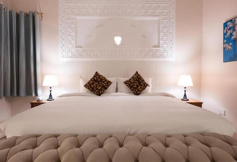 اتاق لوکس با تخت بزرگ, Yushili Hotel Kampala