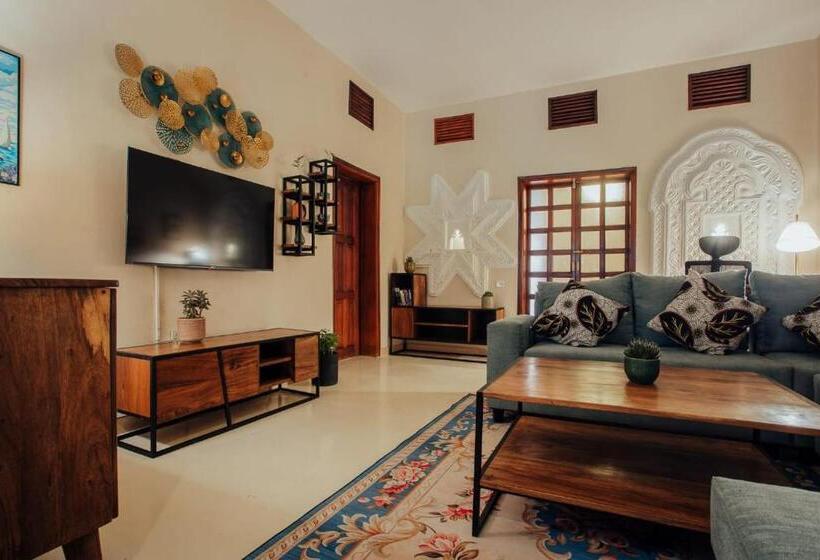 سوییت اجرایی, Yushili Hotel Kampala