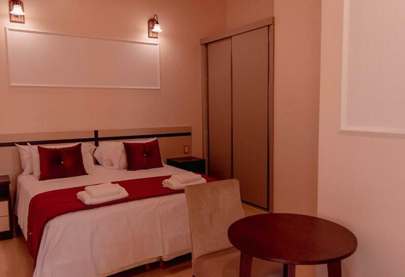 غرفة سوبيريور, Hauer