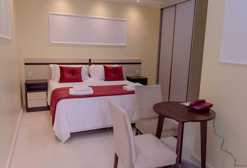 غرفة سوبيريور, Hauer