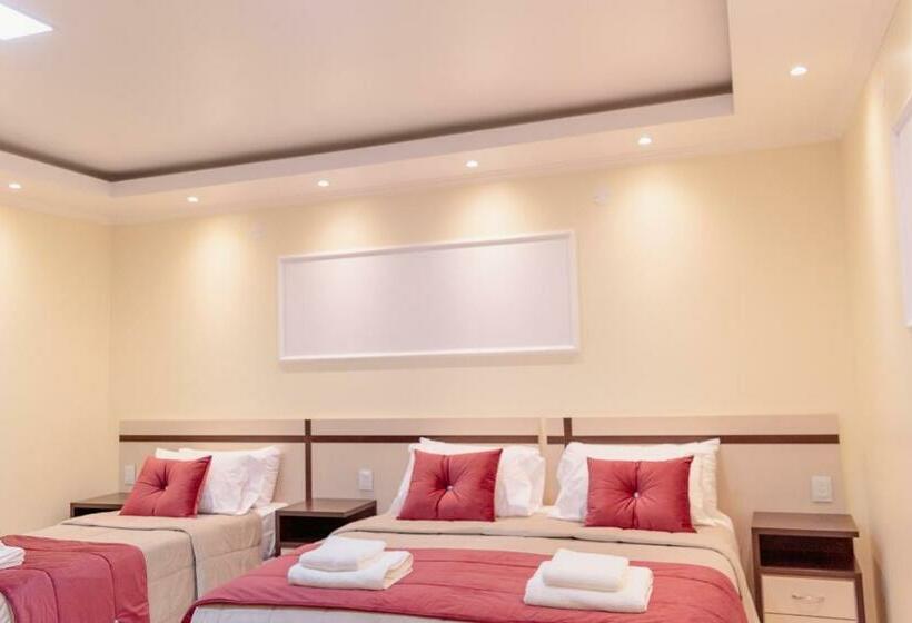 수피리어 트리플 룸, Hauer