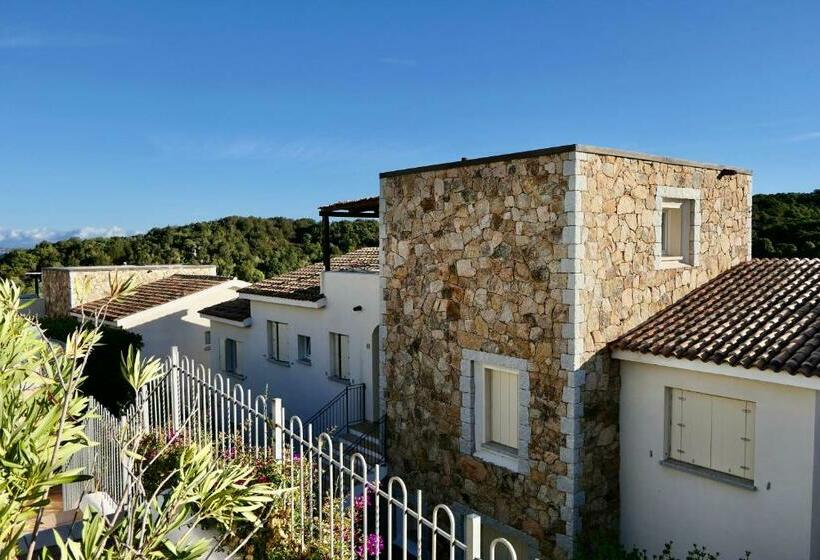 דירת חדר, Residence Con Piscina A 4 Km Da Baja Sardinia