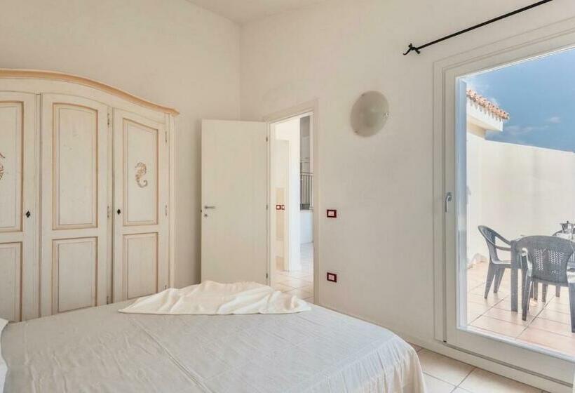 דירת שני חדרים, Residence Con Piscina A 4 Km Da Baja Sardinia