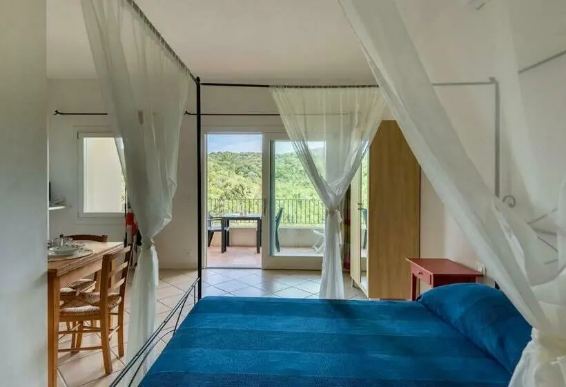スタンダードスタジオ, Residence Con Piscina A 4 Km Da Baja Sardinia