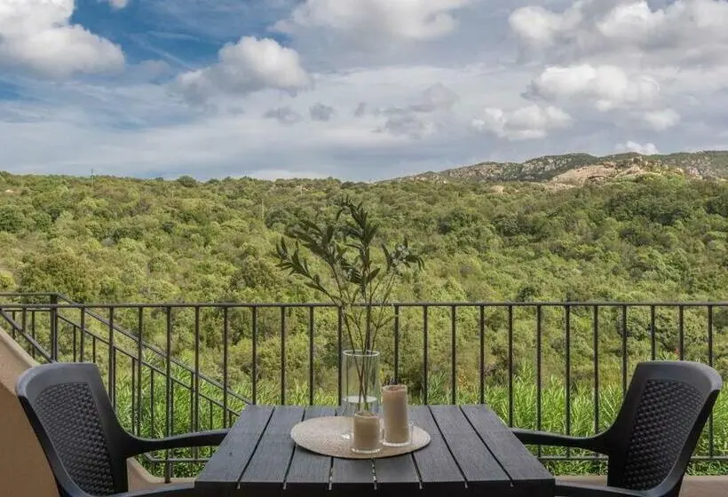 スタンダードスタジオ, Residence Con Piscina A 4 Km Da Baja Sardinia