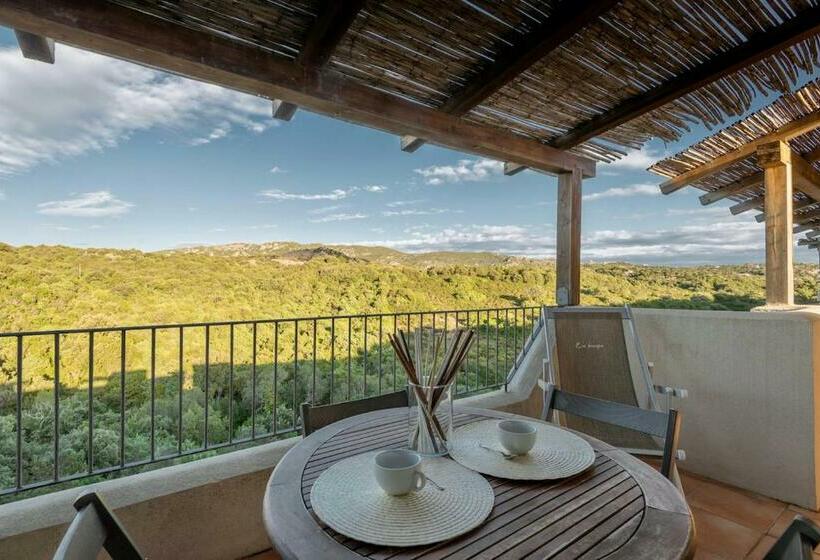 דירת חדר נוף לים, Residence Con Piscina A 4 Km Da Baja Sardinia