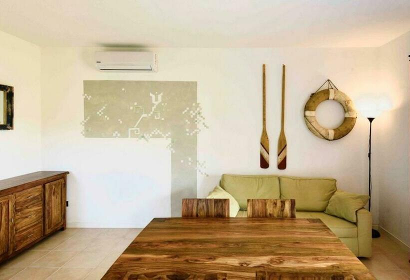 דירת חדר נוף לים, Residence Con Piscina A 4 Km Da Baja Sardinia