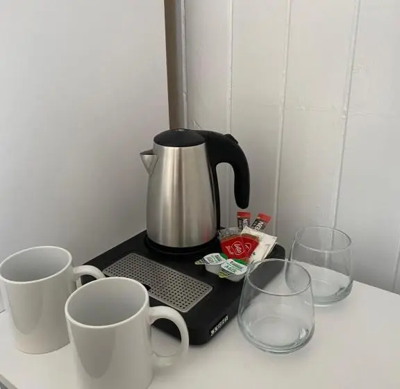スタンダードルーム, Ship Inn Ltd