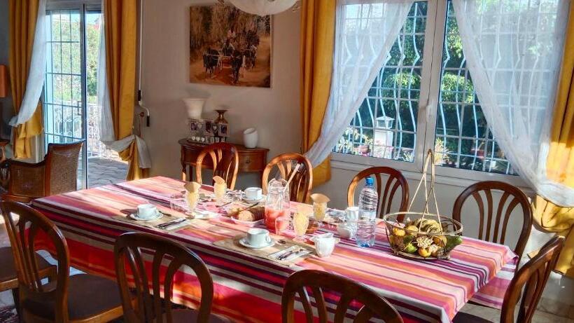 اتاق لوکس, Chambre D Hôte Villa Maritampona