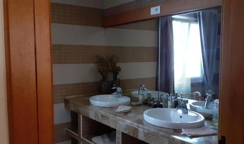 اتاق لوکس, Chambre D Hôte Villa Maritampona