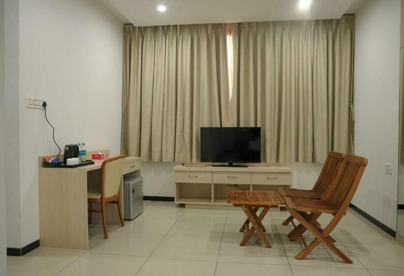 جناح مزوَّد بشرفة, Pride Resort & Convention Center Ranakpur Near Ranakpur Dam