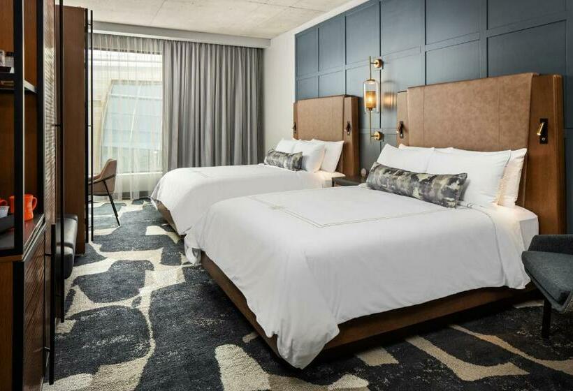 身障者適用クイーンサイズベッドルーム, The Trade, Autograph Collection