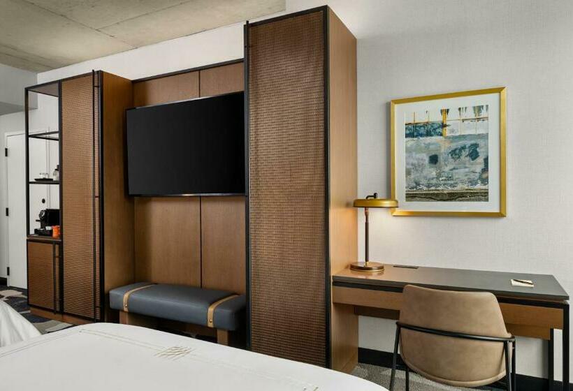 身障者適用クイーンサイズベッドルーム, The Trade, Autograph Collection