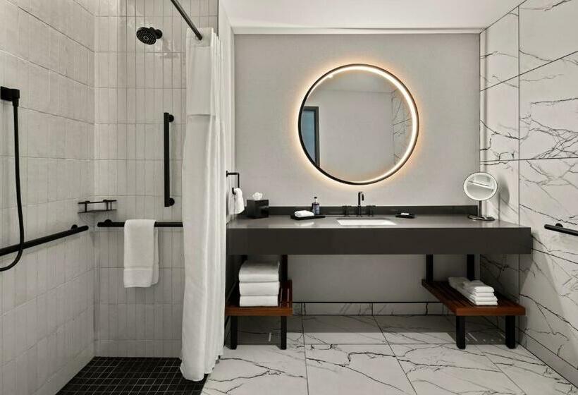 身障者適用クイーンサイズベッドルーム, The Trade, Autograph Collection