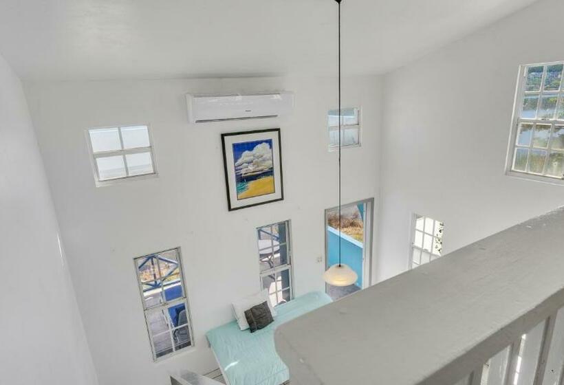 اتاق خانوادگی, Edwards Guesthouse