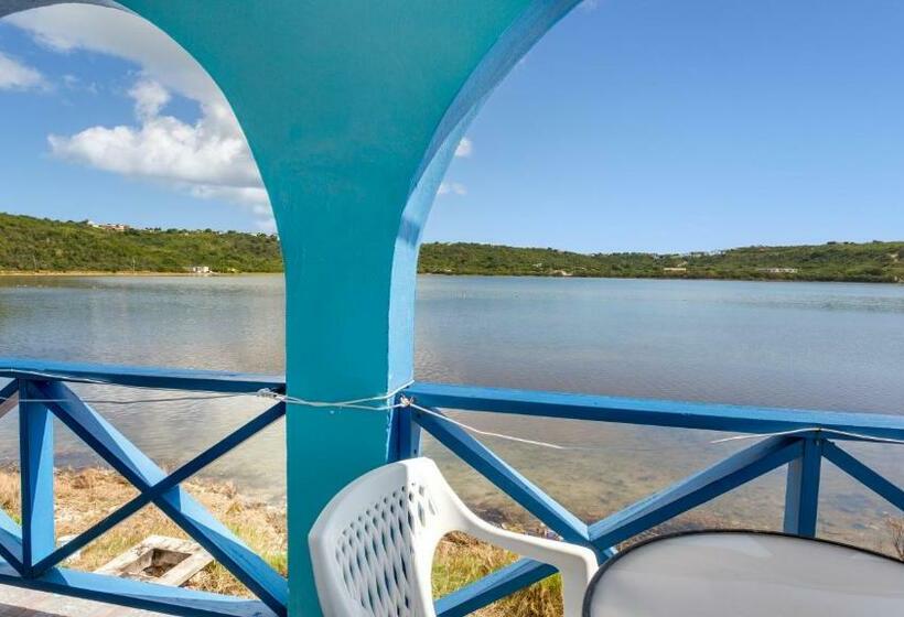 اتاق خانوادگی, Edwards Guesthouse