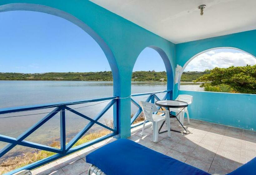 اتاق خانوادگی, Edwards Guesthouse