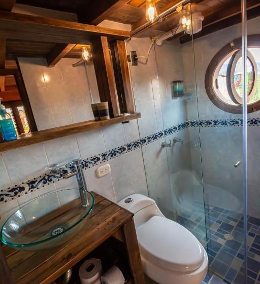 패밀리 룸, Le Chateau Guatape