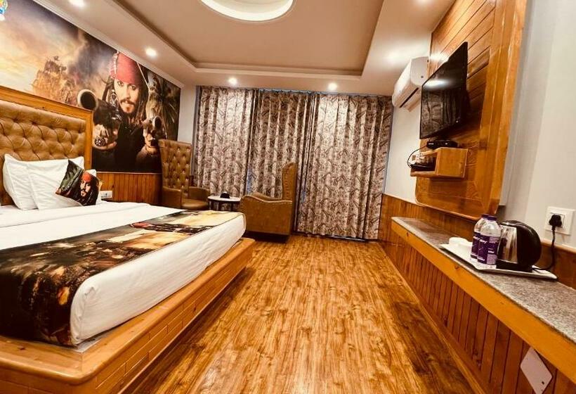 غرفة قياسية سرير كينج, Smuggler Resort Near Khatusham & Hadimba Temple With Parking & Swimming Pool