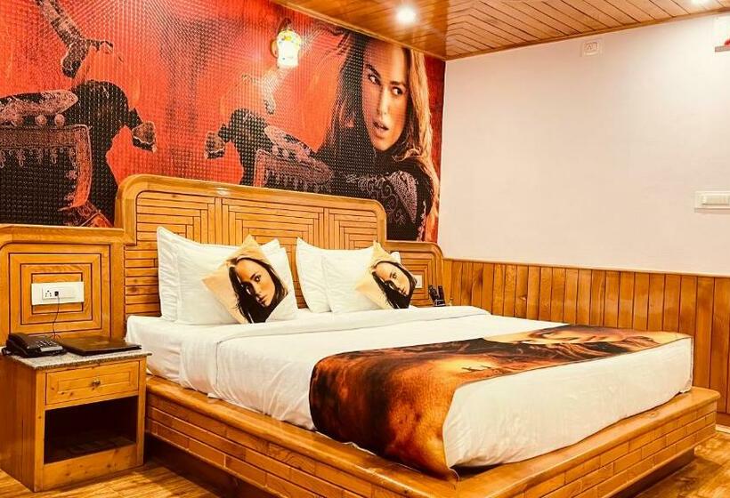 اتاق لوکس, Smuggler Resort Near Khatusham & Hadimba Temple With Parking & Swimming Pool