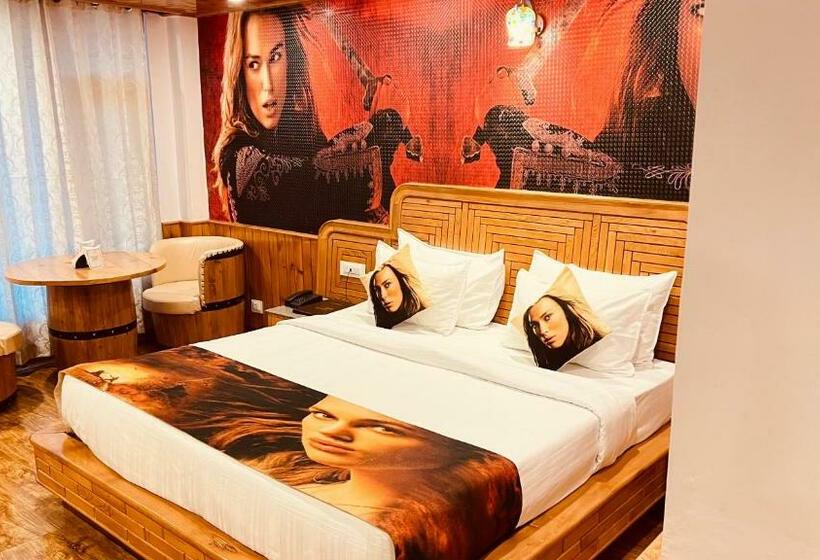 디럭스 룸, Smuggler Resort Near Khatusham & Hadimba Temple With Parking & Swimming Pool