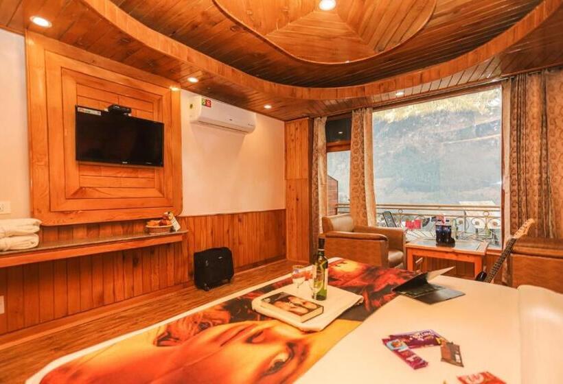 اتاق استاندارد با تخت بزرگ, Smuggler Resort Near Khatusham & Hadimba Temple With Parking & Swimming Pool