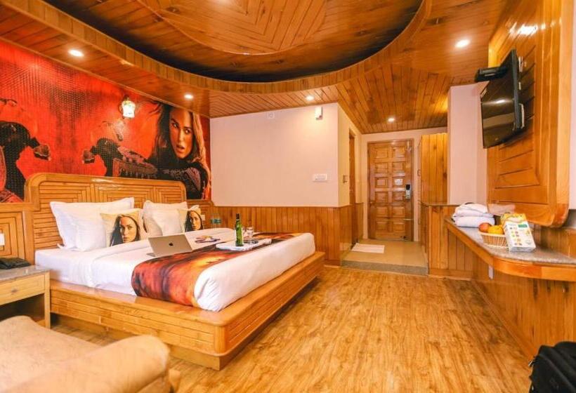 스탠다드 룸 킹사이즈 침대, Smuggler Resort Near Khatusham & Hadimba Temple With Parking & Swimming Pool