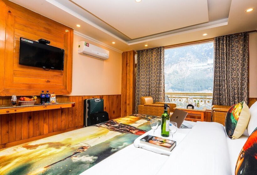 غرفة ديلوكس, Smuggler Resort Near Khatusham & Hadimba Temple With Parking & Swimming Pool