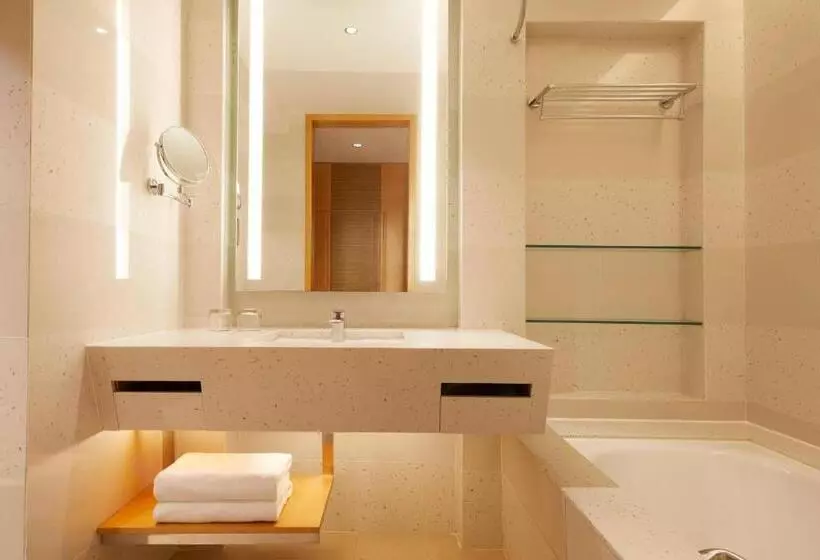キングサイズベッドのスタンダードルーム, Four Points By Sheraton Shenzhou Peninsula Resort