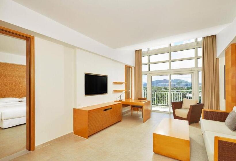 Люкс Кровать Кинг, Four Points By Sheraton Shenzhou Peninsula Resort
