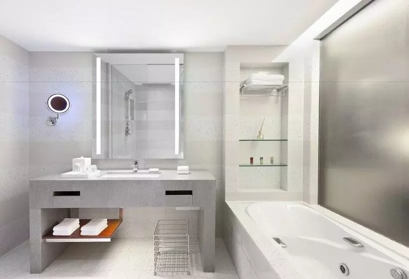 ダブルベッドスタンダードルーム, Four Points By Sheraton Shenzhou Peninsula Resort