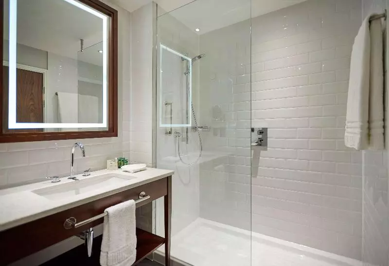 Standard-huone King-vuode, Hilton Southampton   Utilita Bowl
