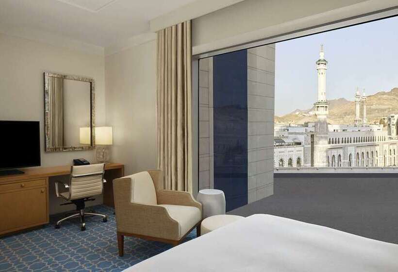 스위트 킹사이즈 침대, Hilton Southampton Utilita Bowl