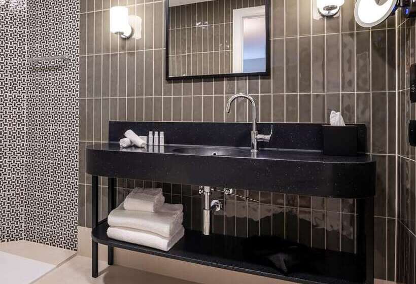 스위트, Hilton Southampton Utilita Bowl