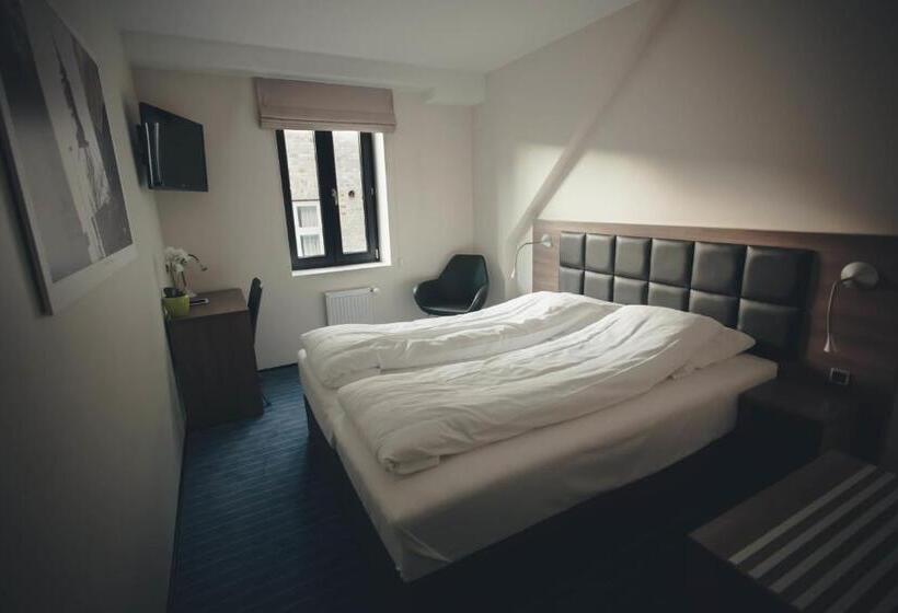 Номер Премиум, Jomfru Ane